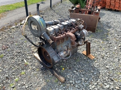 6 cylinder cimmins 130 12v engine ready to start on button