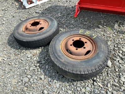 2 x tyres with rims 8.25-16