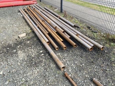 20 x lengths of steel piping of various lengths and sizes