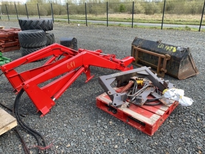 MF loader with bucket