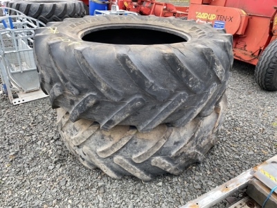 2 x Firestone tyres 580-70-R38