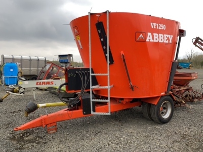 Abbey VF 1250 tub diet feeder with shaft new 2016, 260-270 bales