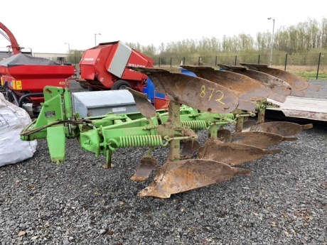 Dowdswell 4 furrow reversible plough just out of the field