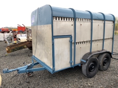 Blue top Ifor Williams cattle trailer 10 x 5, new LED lights and jockey wheel, newly painted