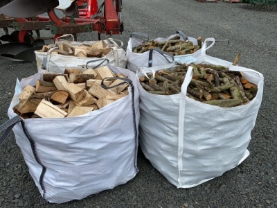 4 x tote bags of firewood