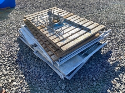 4 x calf pens galvanised with floor and bucket holders