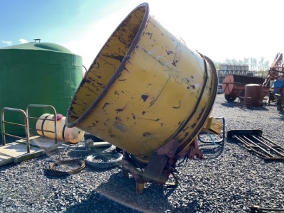 Teagle tomohawk round bale straw chopper