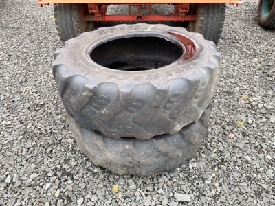 2 x 340-85-24 BKTS tyres