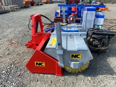 NC linkasweep approx 7ft box new