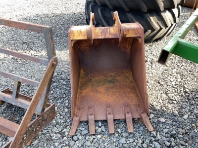 Digging bucket to suit digger