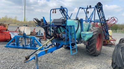 Berhould 12m sprayer 1300gln all hydraulic