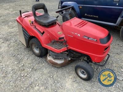 Honda 2114 ride on lawnmower, v twin