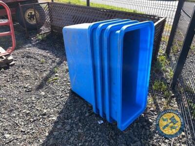 4 x plastic mobile bins