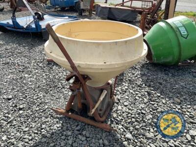 Small round vicon manure sower with shaft