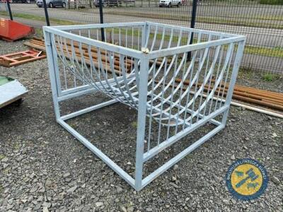 Hay & silage round bale cradle feeder