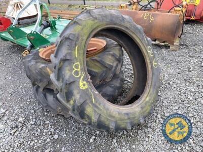 32 dual wheels & spare tyre