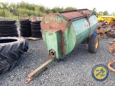 Fraser muck master manure spreader with shaft