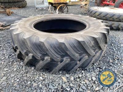 Taurus rear tractor tyre 184-R38 100%