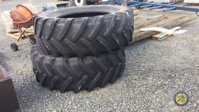 2 x Michelin tyres 650-65-R42 25% grip