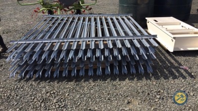 5 x fencing panels 8ft