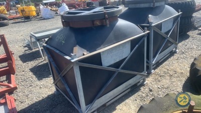 1200L plastic tank in frame