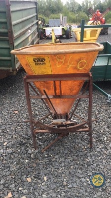 Teagle fertiliser sower with shaft