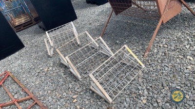 5 x hay racks hang on gate