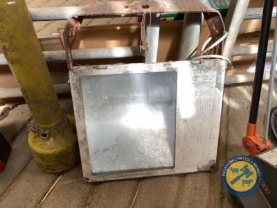 Flood light