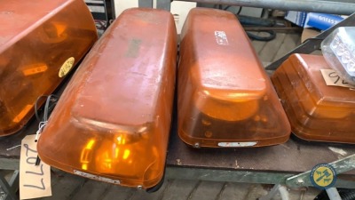 2 x double bar beacons