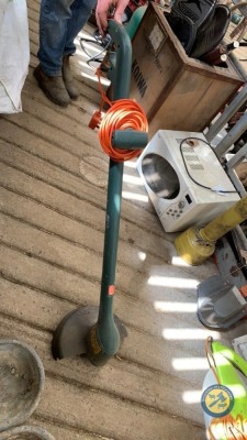 Black & Decker strimmer