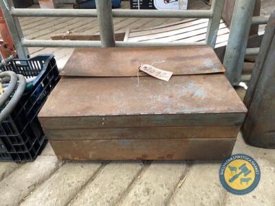 Large metal opening tool box