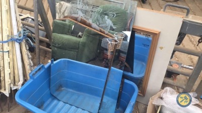 4 x mirrors & blue tub
