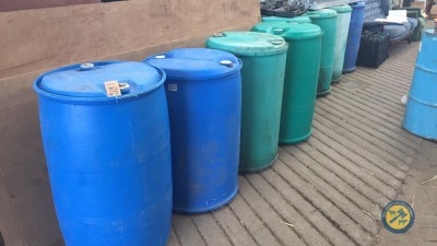 2 x green, 2 x blue 45gln barrels