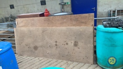 2 x heavy boards, 2 light boards of MDF