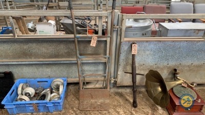 Lifting trolley