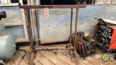 2 x small tressels