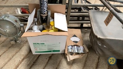 2 x box lots of marking spray & spray dispenser