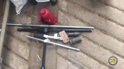Bottle jack, socket bar with sockets & T-bar socket