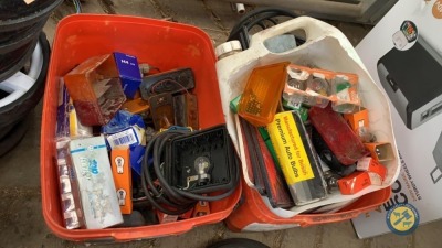 Box of plugs & leads & g-clamp