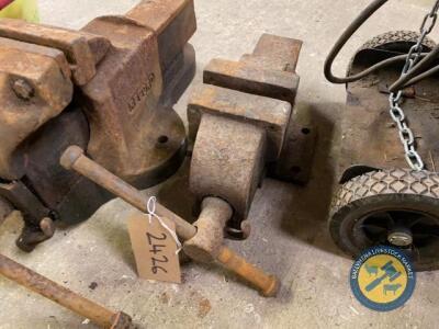Small bench vice