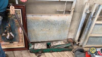 Large jack working