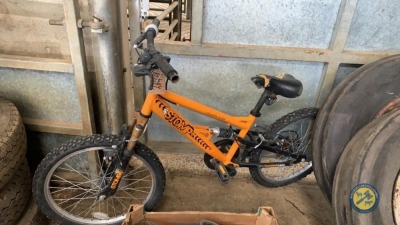 Orange Apollo bike