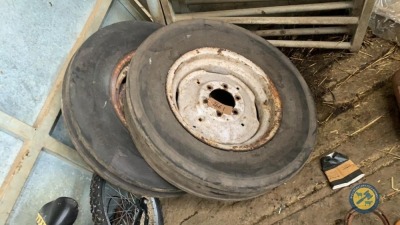 Front tractor wheels for Ford or Massey