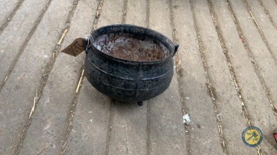 Cast iron pot small
