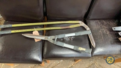 2 x garden clippers