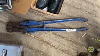Bolt cutters