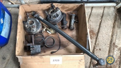 Box of euro cargo parts new draglink, 2 x master cylinders, 2 air cylinders & cab pump