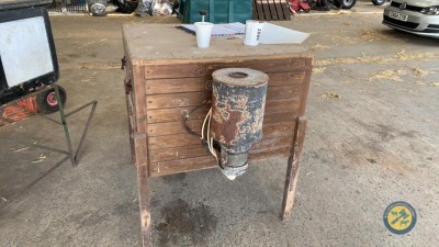 Electric graveland incubator