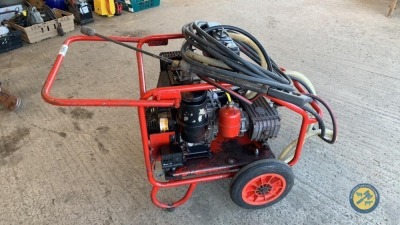 13 HP diesel pressure washer Lombardini, electric start, lift pipe, hose & lance