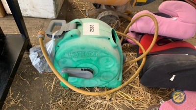 Retractable hose